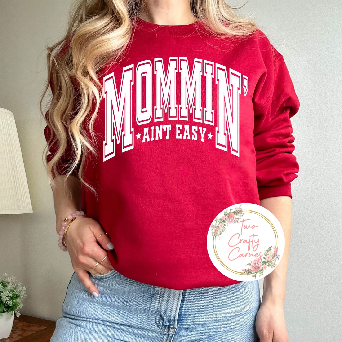 MOMMIN’ SHORT SLEEVE TEE